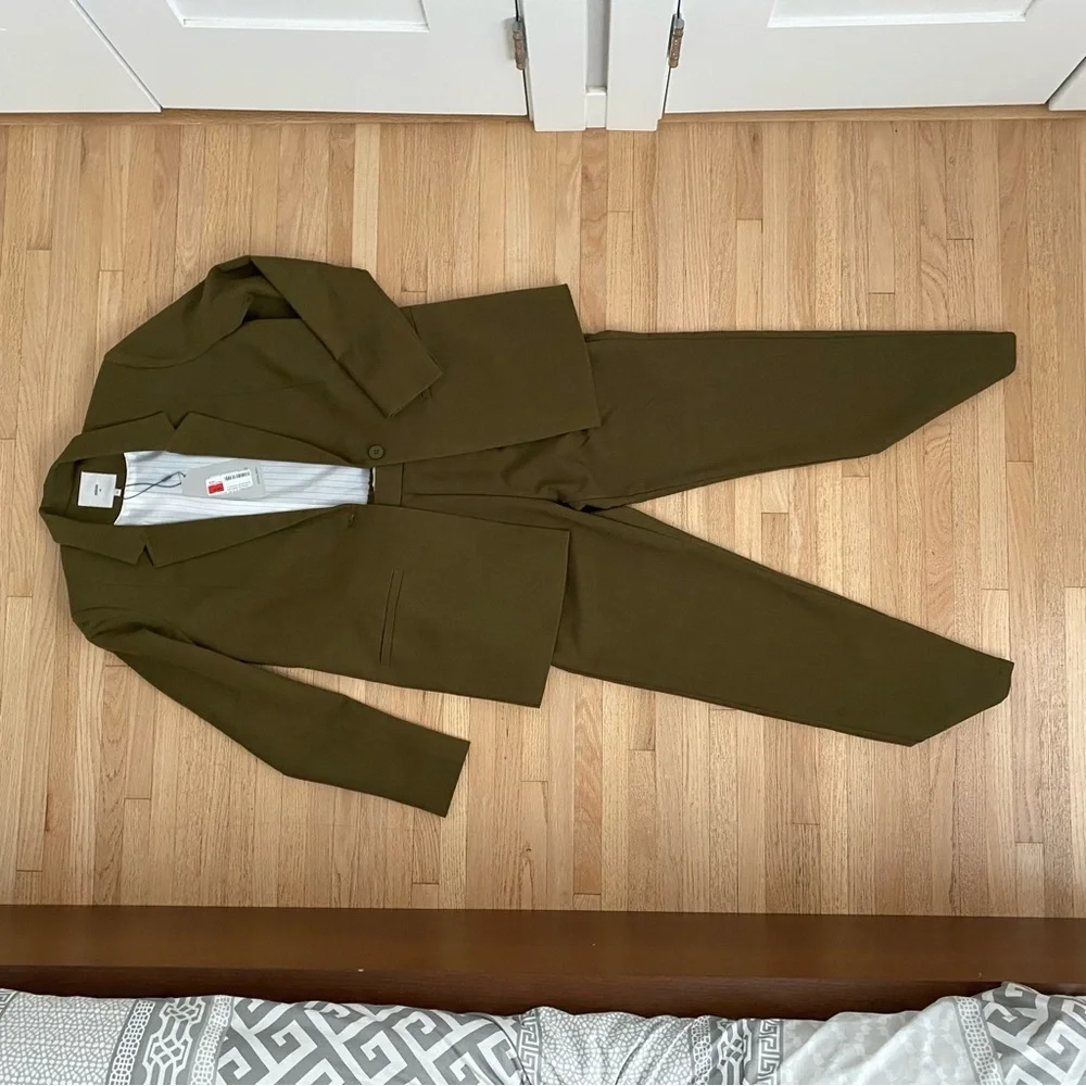 NWT Women's Two Piece Suit Set Minimum Olive Green - Picture 10 of 10